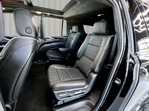 Used 2023 Cadillac Escalade ESV V AWD/4WD image 22