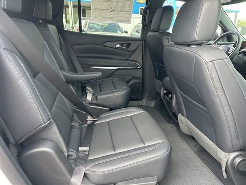 New 2026 Chevrolet Traverse LT w/ Sun and Wheel Package FWD image 33