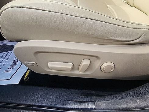 Used 2018 Toyota Highlander XLE AWD/4WD image 18