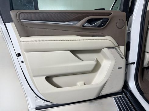 Used 2021 GMC Yukon XL Denali w/ Denali Premium Package image 26