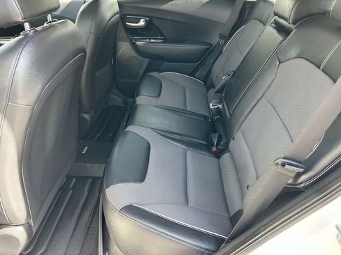 Used 2022 Kia Niro EX w/ Cold Weather Package FWD image 15