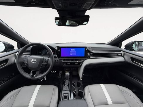 Used 2025 Toyota Camry SE w/ Multimedia Upgrade Package AWD/4WD image 11