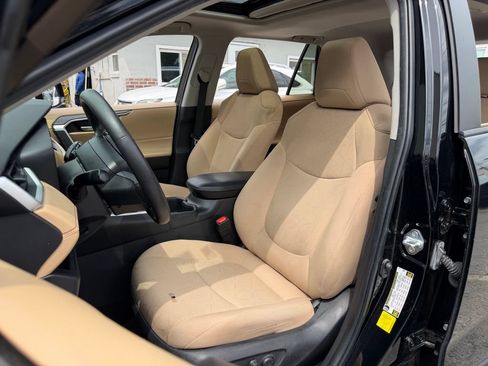 Used 2023 Toyota RAV4 XLE w/ Convenience Package AWD/4WD image 17