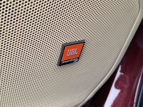 Used 2019 Toyota Highlander Limited image 29