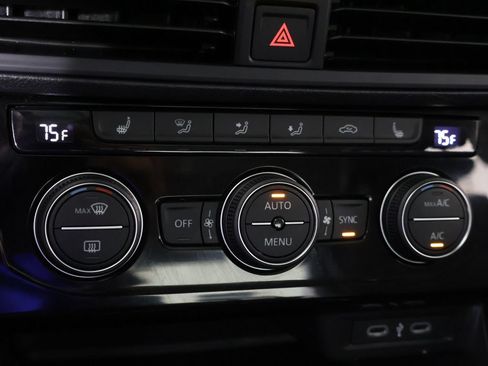 Used 2024 Volkswagen Jetta SE FWD image 49