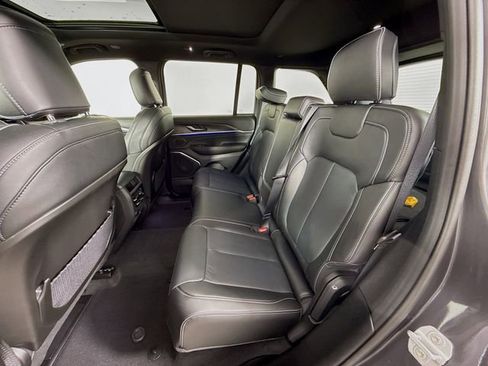 New 2025 Jeep Grand Cherokee Overland image 25