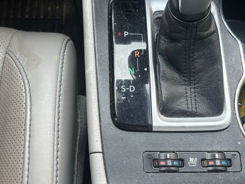 Used 2019 Toyota Highlander Limited image 15