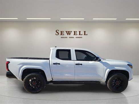 Used 2025 Toyota Tacoma SR image 6