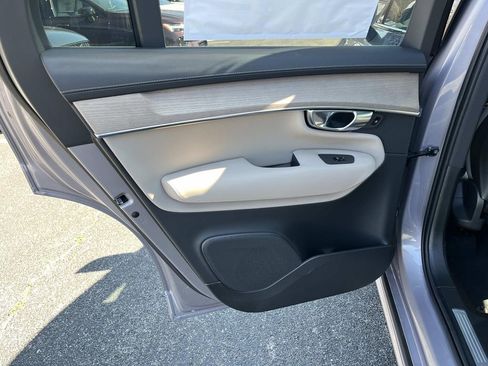 New 2026 Volvo XC90 B6 Plus w/ Protection Package Premier AWD/4WD image 18