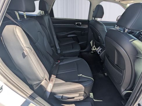 Used 2025 Kia Sorento EX w/ EX Panoramic Sunroof Package AWD/4WD image 12
