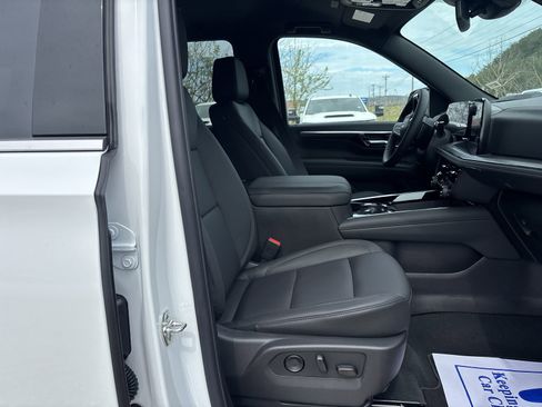 New 2026 Chevrolet Suburban LT w/ Comfort Package image 27