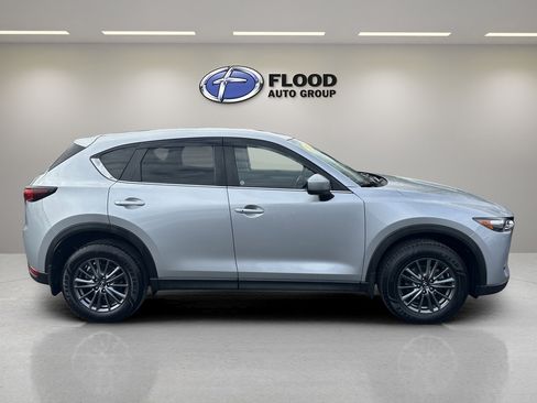 Used 2019 MAZDA CX-5 Touring image 4