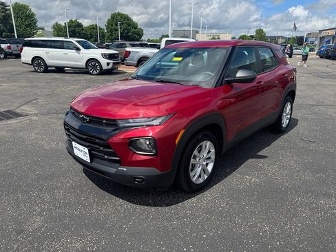 Used 2021 Chevrolet TrailBlazer LS w/ LPO, Blackout Package FWD image 5