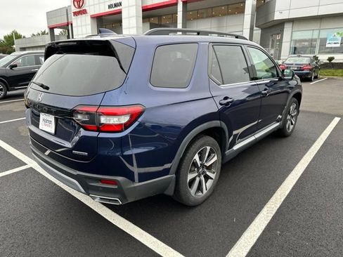 Used 2024 Honda Pilot Touring image 5