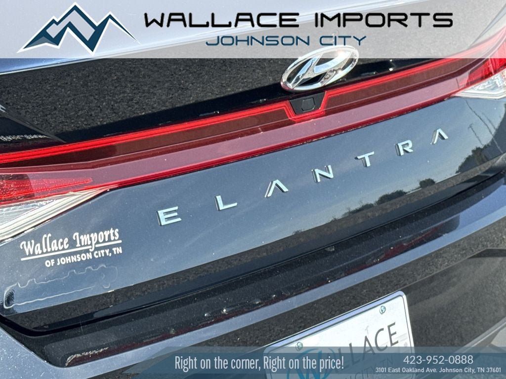 Used 2023 Hyundai Elantra SEL w/ Cargo Package FWD image 11