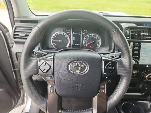 Used 2024 Toyota 4Runner TRD Off-Road AWD/4WD image 14