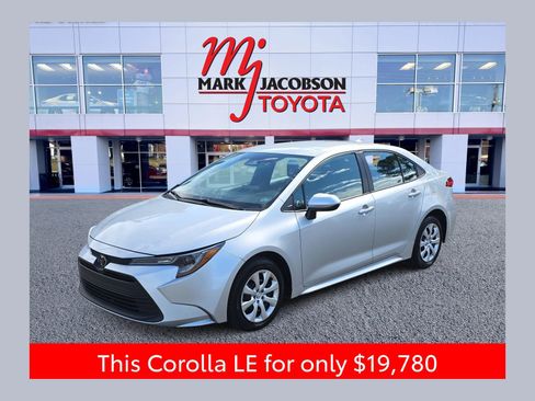 Used 2024 Toyota Corolla LE FWD image 1