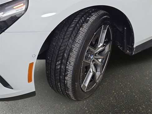 Used 2026 BMW 530i xDrive w/ Premium Package image 37