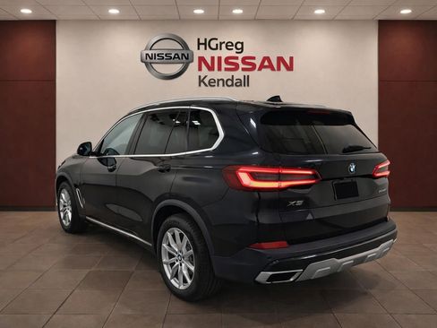Used 2022 BMW X5 xDrive40i w/ Premium Package AWD/4WD image 2