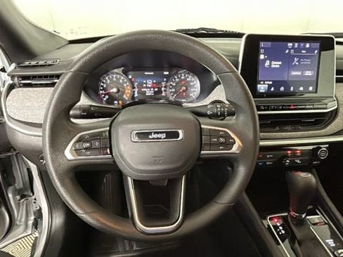 Used 2025 Jeep Compass Sport AWD/4WD image 14