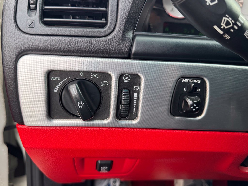 Used 2003 Ford Thunderbird RWD image 18