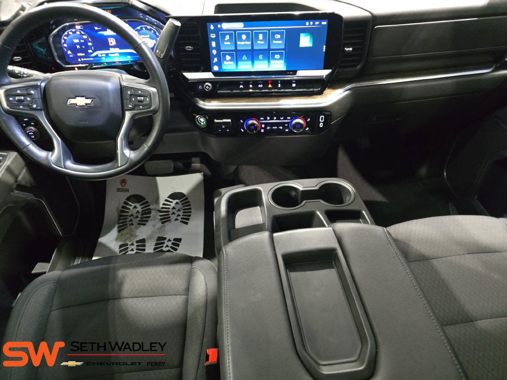 Used 2026 Chevrolet Silverado 1500 LT AWD/4WD image 9