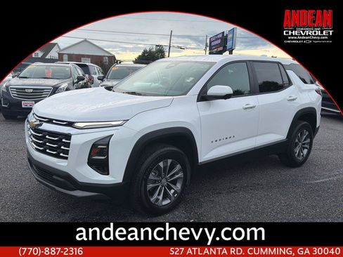 Used 2025 Chevrolet Equinox LT w/ Safety and Technology Package FWD image 1