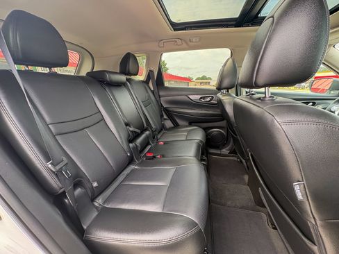 Used 2015 Nissan Rogue SL w/ SL Premium Package FWD image 29