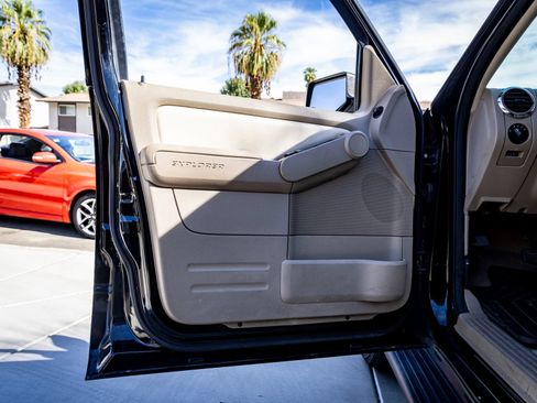 Used 2008 Ford Explorer XLT RWD image 9