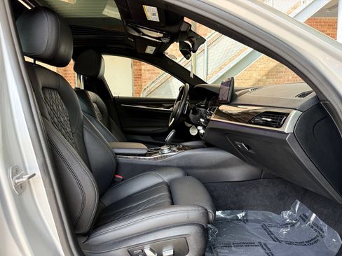 Used 2021 BMW 530i w/ Convenience Package RWD image 27