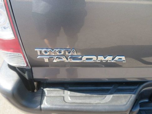 Used 2012 Toyota Tacoma 4x4 Double Cab image 16