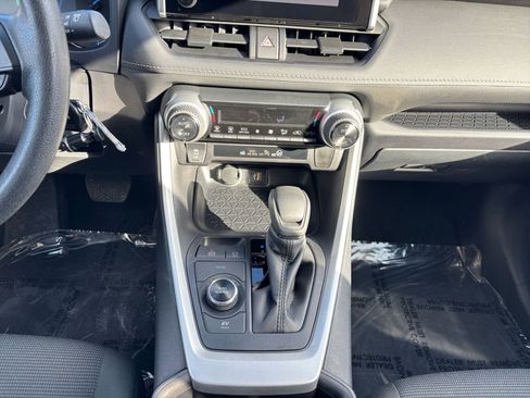 Used 2025 Toyota RAV4 LE image 40