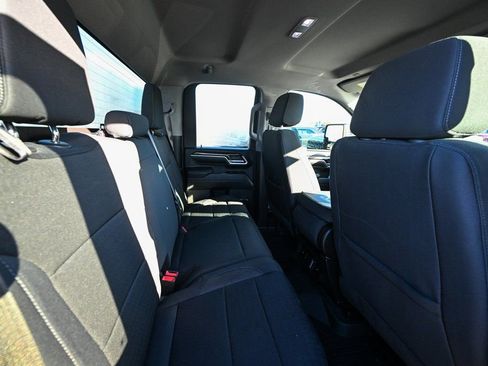 Used 2024 GMC Sierra 2500 SLE image 25