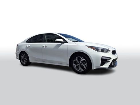 Used 2019 Kia Forte LXS image 2