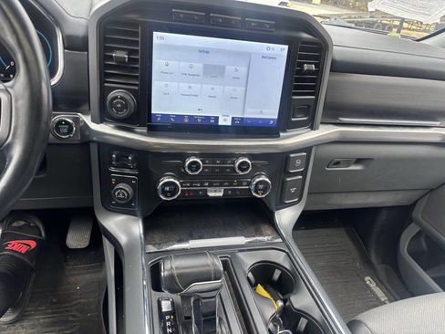 Used 2021 Ford F150 Lariat w/ Max Trailer Tow Package image 11