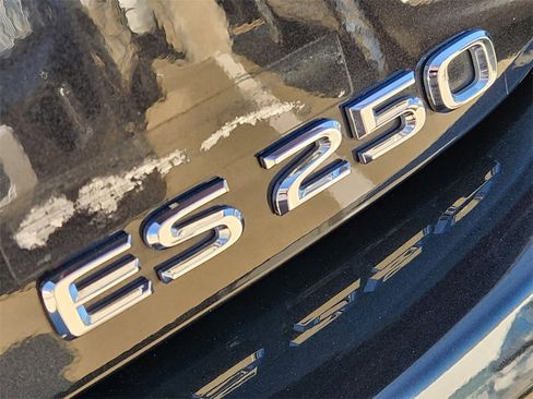 Used 2023 Lexus ES 250 w/ Premium Package image 12