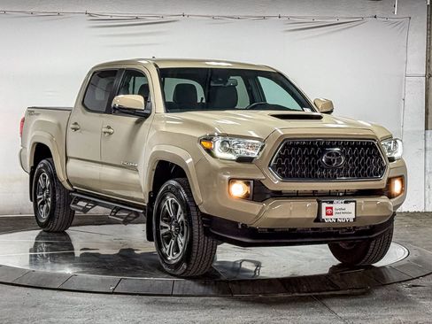 Certified 2019 Toyota Tacoma TRD Sport w/ Technology Package RWD image 5