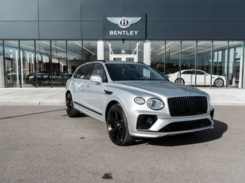 Certified 2023 Bentley Bentayga Extended Wheelbase AWD/4WD image 17