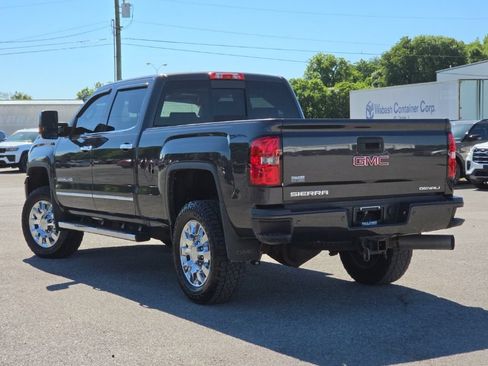 Used 2016 GMC Sierra 2500 Denali w/ Duramax Plus Package AWD/4WD image 5