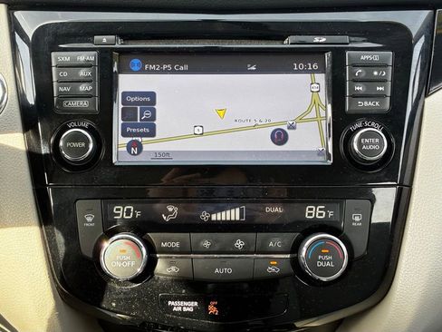 Used 2018 Nissan Rogue Sport SV w/ SV Technology Package image 30