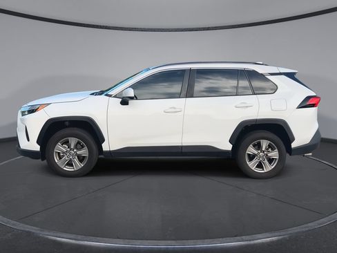 Used 2024 Toyota RAV4 LE AWD/4WD image 5