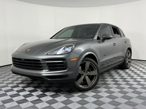 Certified 2022 Porsche Cayenne image 1