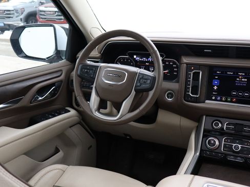 Certified 2021 GMC Yukon Denali w/ Denali Premium Package image 9