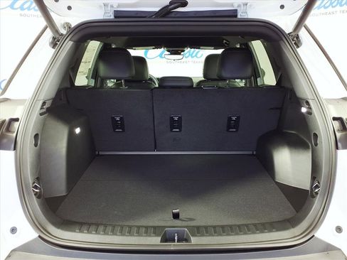 New 2026 Chevrolet Equinox LT w/ Convenience Package II image 9