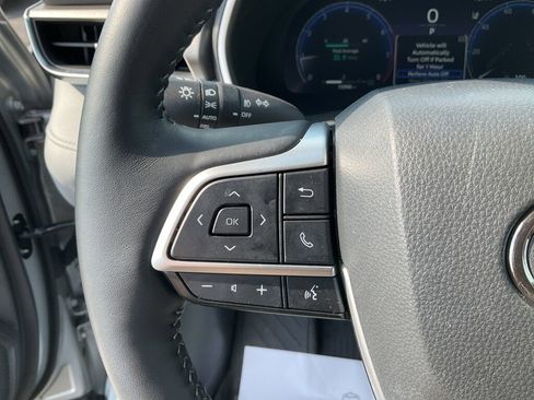 Used 2025 Toyota Highlander Limited image 9