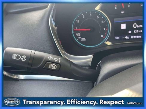 Used 2023 Chevrolet Traverse RS image 25