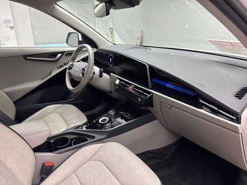 Used 2023 Kia Niro Wave w/ Wave Preserve Package image 15