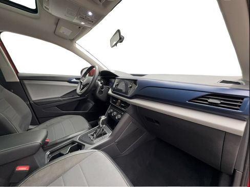 Used 2022 Volkswagen Taos SE FWD image 31