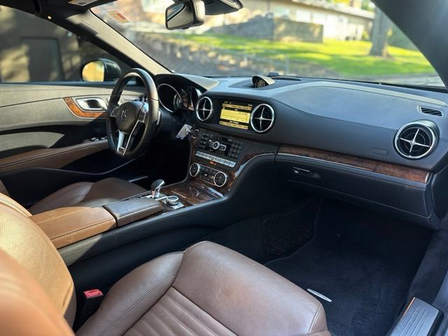 Used 2013 Mercedes-Benz SL 550 image 17