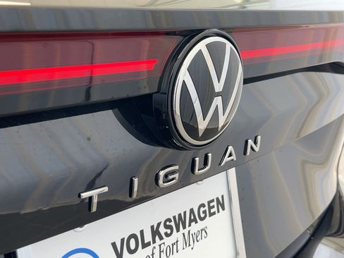 New 2026 Volkswagen Tiguan SE image 26